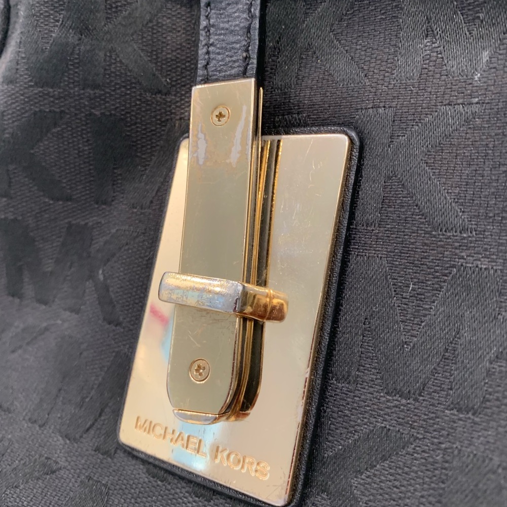 Michael Kors - Picture 2 of 3